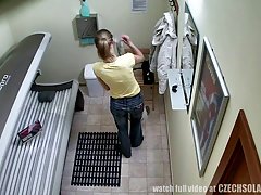 adolescente videos gratis x Checo en público solarium