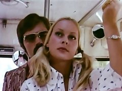 Vintage xxx de mujeres maduras autobús Masturbación con la mano