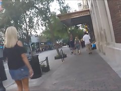 Chicas hot cojiendo cumwalk pública con la ayuda de miembros de xhamster