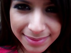 Chicas porno xxx hottie joven layla rose pasa algún tiempo de follar con su coño