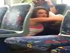 chica porno xxxxx rompió en cámara de teléfono comer a su amigo en el tren