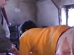Videosporn perra follada en un grage