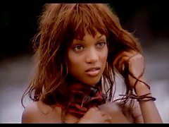 Tyra muy zorris Banks - Supermodelos en La Selva