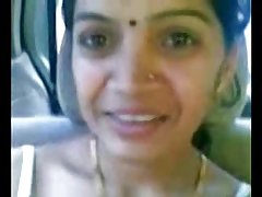 Inteligente videos cachondos xxx india madura tía Pechos Show en CAR