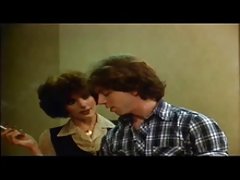 Gloria sexo anal de mujeres Leonard seduce a un joven