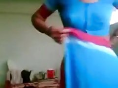 Absolutamente maduras cachondas y calientes real... ¡follando a sirvienta India!