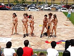 Protesta chicas calatas pública ufmg-percutor desesperado para martillo