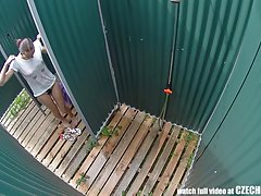 Putitas videos primeras cams voyeur en público real pool