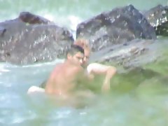 joven x videos porno se coje a una madura en la playa(espia)