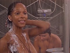 Videos xxxx porno diamondez famosas - starship troopers shower scene