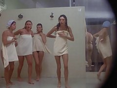 Ver videos xxx gratis porkys - voyeur escena de la ducha gloryhole (chicas solo)