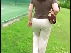 Mami ver videos de viejas culonas grasa en la Cancha de Tenis (BBW)