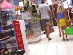 upskirt video porno f sin bragas
