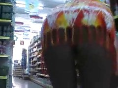 Upskirt porno paraguayo en supermercado SIN BRAGAS
