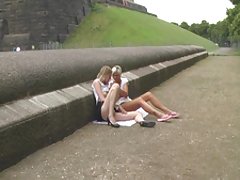 2 chicas sex Fraun drausen zeigen era haben sie