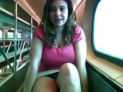 Fotos de sexo oral alix lakehurst masturba en un tren (completo) parte 1