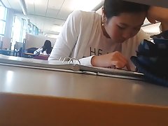 Pies putas chicas desnudas de Cándido biblioteca teen asiática en cara de sandalias 1