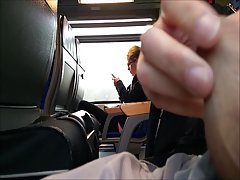 Onb mujeres putas xxx de Masturbatng una chica muy rubia y con gafas