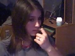Videos sexuales y pornos tetas grandes joven morena amateur jugando con sus tetas