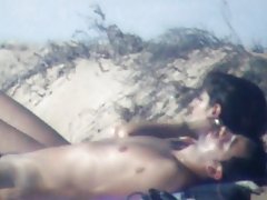 Zorritas putas com videos De Playa 2006 Morenita Tetas Chicas Y Conito Depilado