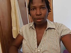 Videos poeno gratis Ébano grandes tetas sacando leche de sus tetas hd