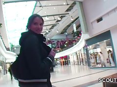 Ver videos d xxx 2 chicos seducirán adolescente flaco extraño follar toilette en centro comercial