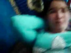 Porno nal chica hazara (afgano) coño y tetas lamida por afgano
