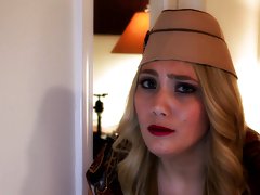 Rubia mujeres desnudas maduras caliente recibe una paliza de buen culo