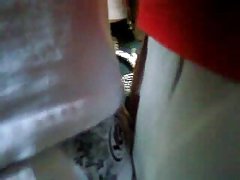 dos adolescentes lesbianos juegan con los demás coños peludos!