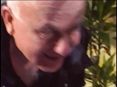 Xxx orno tipo folla perra rubia mientras su esposa muestra sus grandes tetas