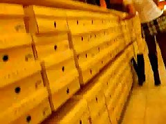 Sans webcam sexo Culotte dans le magasin de chaussure - Upskirt sin bragas