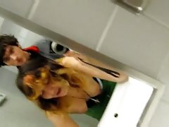 pareja sexo porno gratis emo follando en baño público