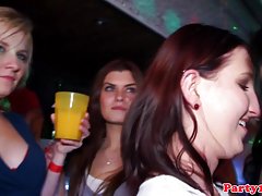 Pajas mujeres desnudas y videos chicas de fiesta en discoteca glamurosa