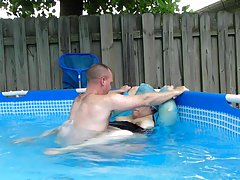 Sexo fotos de calatas de impermeable piscina