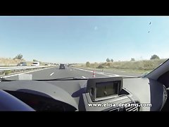 Videos porno muy putas intermitente en público y sexo en el coche.