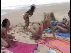 Barely putasxxx Legal-piscina orgía lesbiana